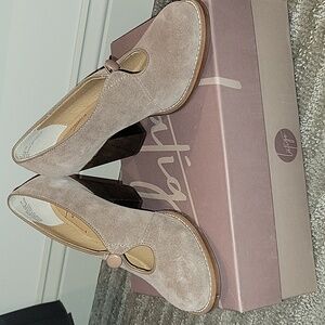 NIB Latigo Flame Heels 6 M